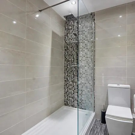 Centra * Leeds (West Yorkshire)