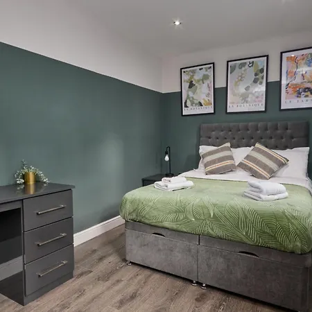 Centra Leeds (West Yorkshire)