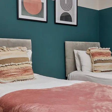 Centra * Leeds (West Yorkshire)