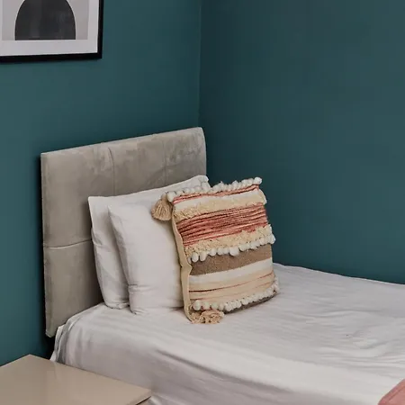 Centra Leeds Apartment
