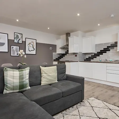 Apartment Centra Leeds *