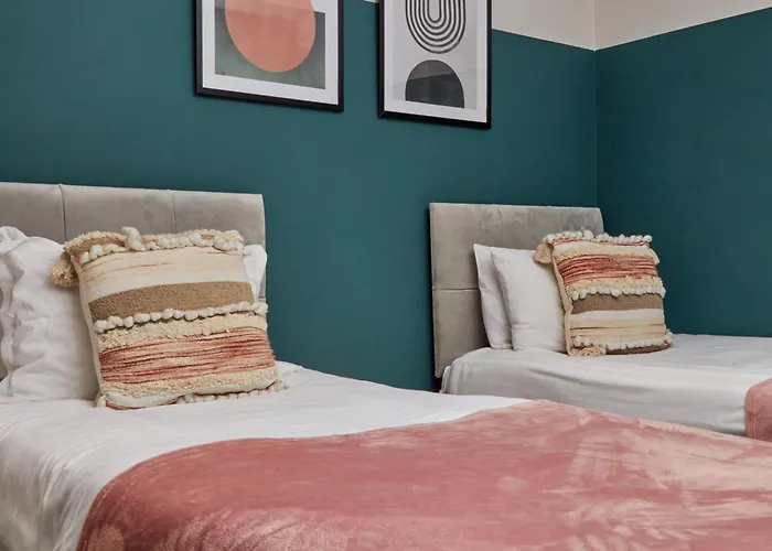 Centra * Leeds (West Yorkshire)