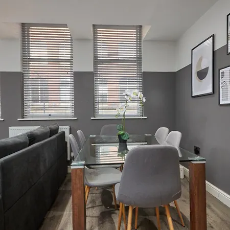 Centra Apartment *